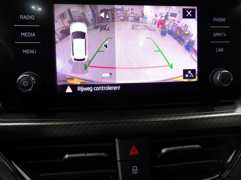 Skoda Kamiq 1.0 tsi greentech 110pk dsg-7 monte carlo