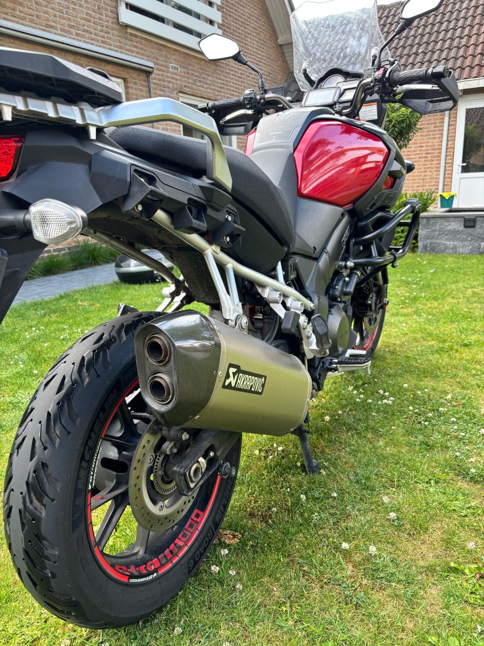Suzuki V-Strom 1000 (2014, akrapovic)