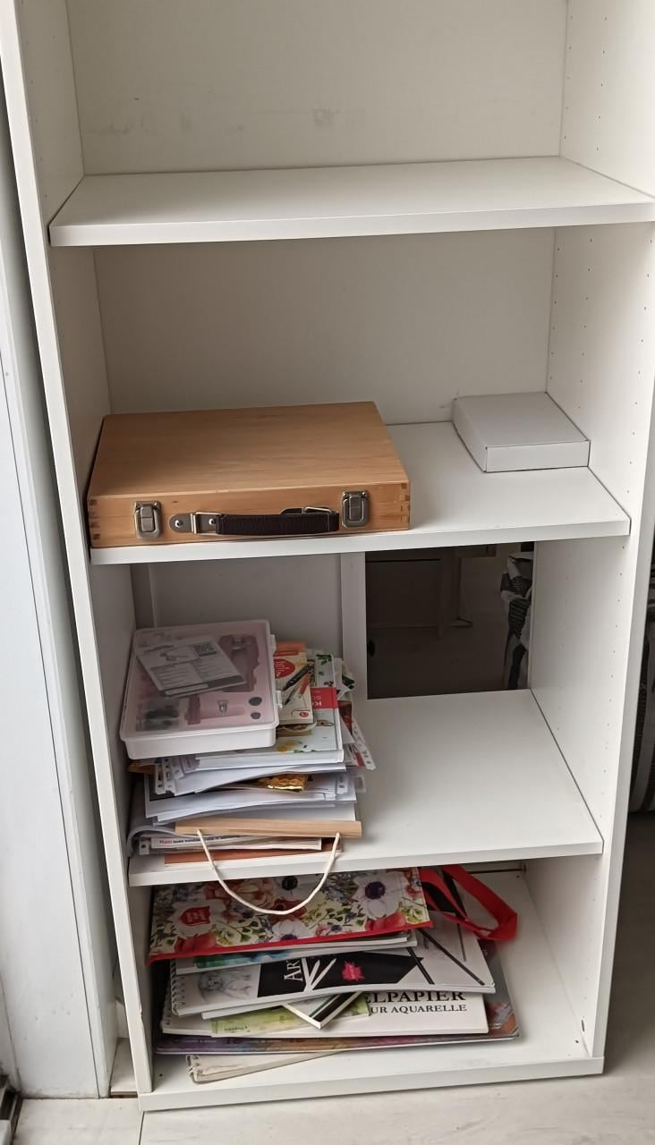 Witte kast, met opzet 231 x 60 x40