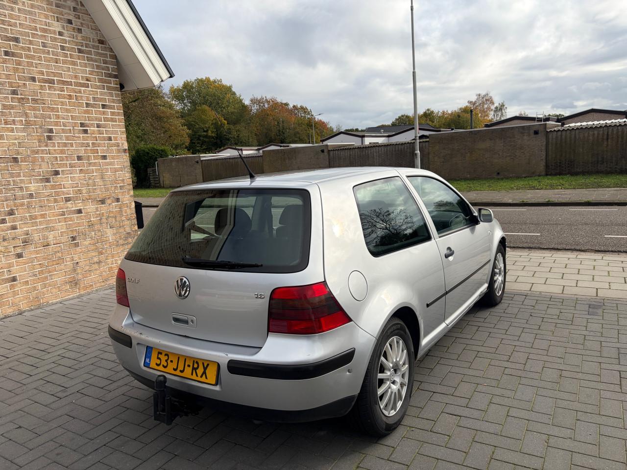 Volkswagen Golf 1.6i Automaat 2002 Airco Trekhaak Apk