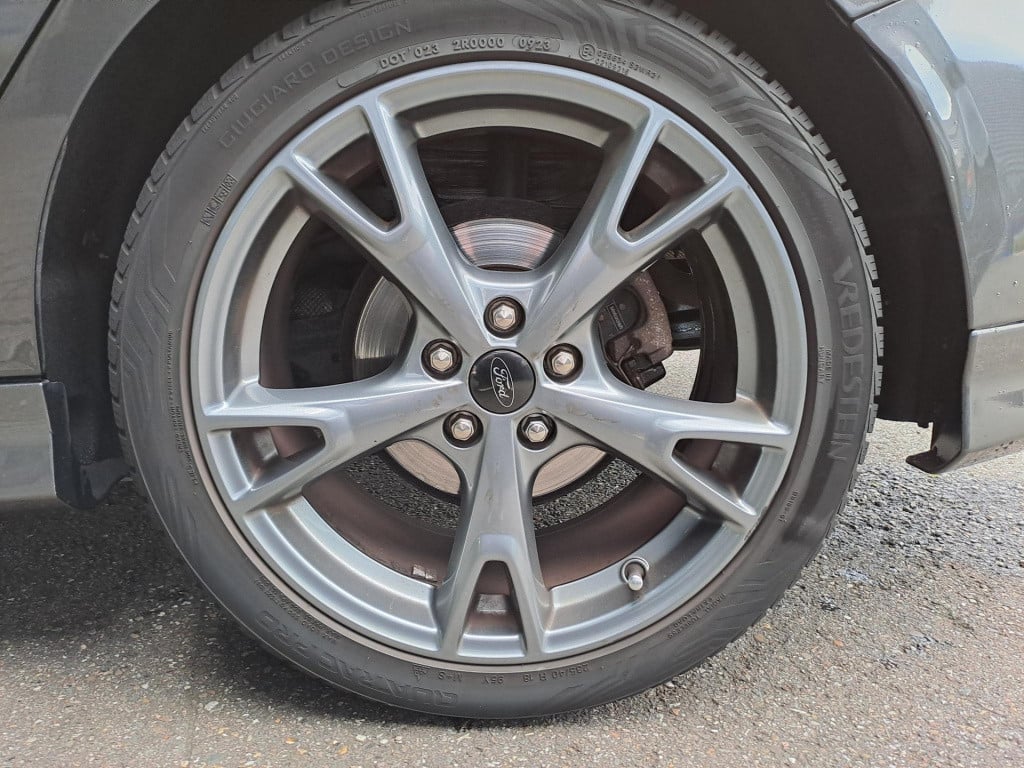 Ford Focus 1.0 st-line | cruise control | trekhaak | 18'' lmv | apple carpl