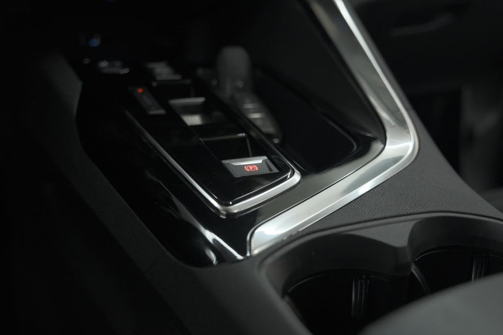 Peugeot 5008 puretech 130 eat8 active pack | 7 zitplaatsen | camera | navig
