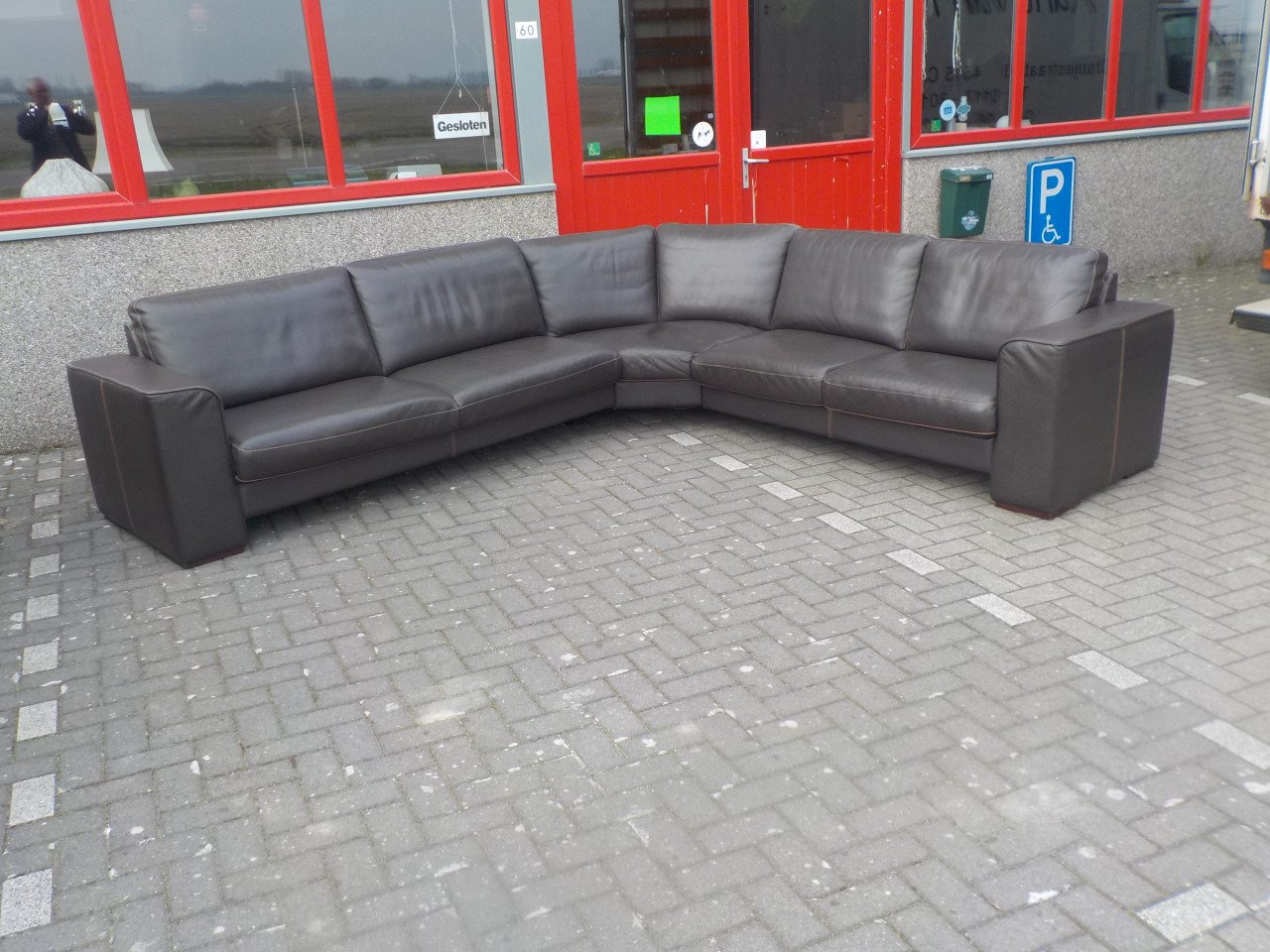 Mooie kwaliteit leren extreem grote hoekbank325 x 295 cm of 380 cm breed
