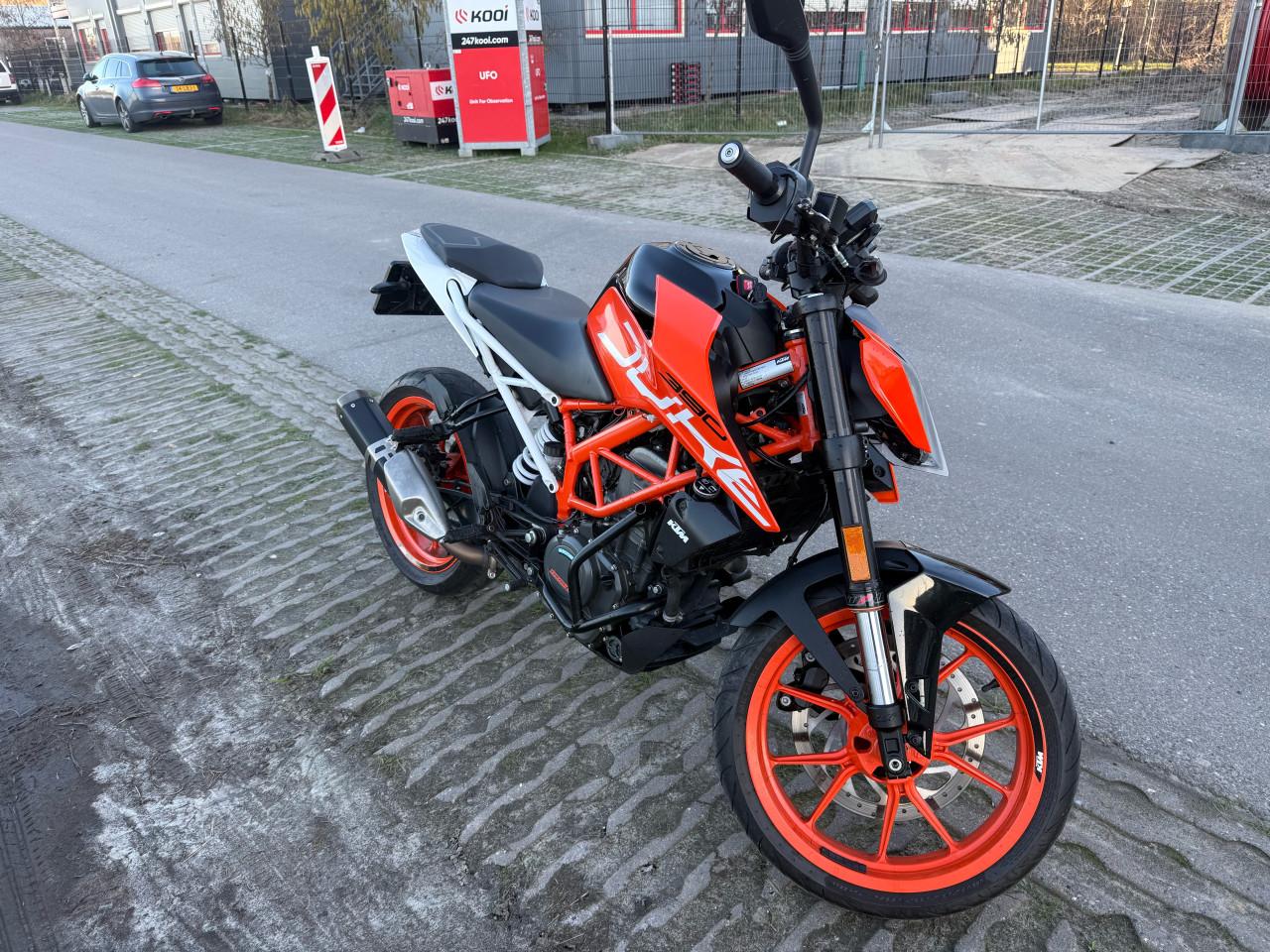 Ktm duke 390