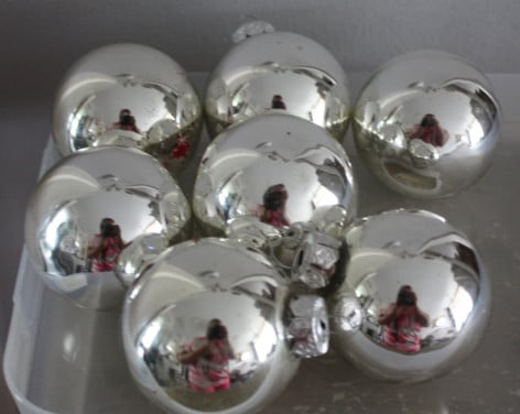 Set van 7 zilveren glazen kerstbalen