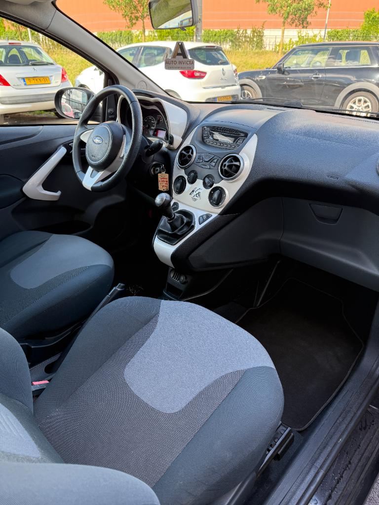 Ford KA 1.2 titanium - airco - nieuwe distributie
