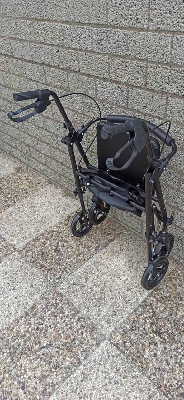 Splinternieuwe opvouwbare rollator Lucovitaal
