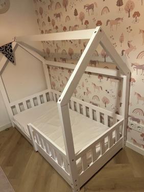 Kleuter bed huisje z.g.a.n.