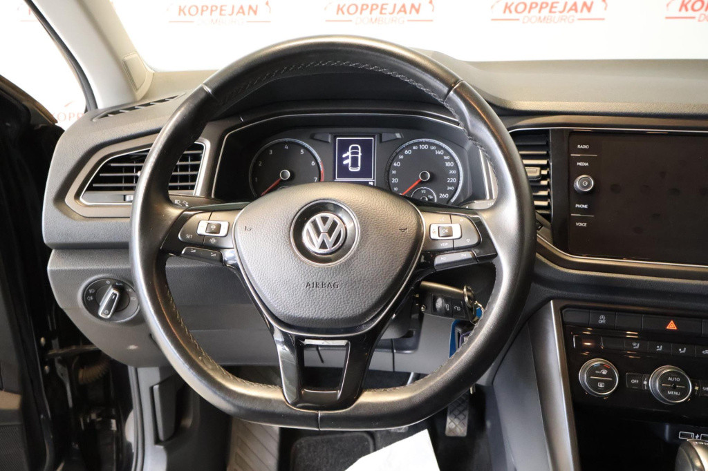 Volkswagen T-roc 1.5 tsi style nl auto, acc, appconnect, trekhaak.