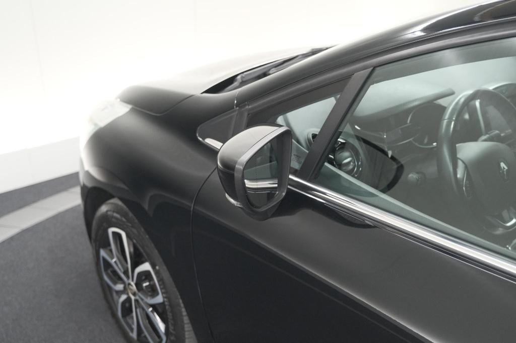 Renault Clio estate tce 90 intens | navigatie | parkeersensoren | climate c