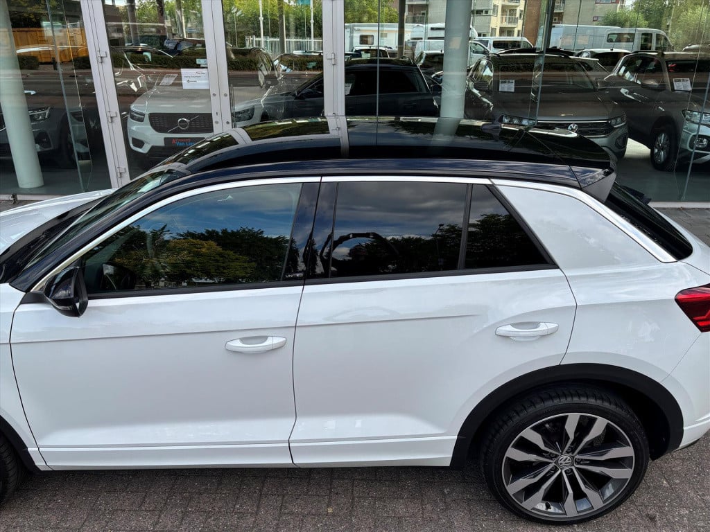 Volkswagen T-roc 1.5 tsi 150pk 7-dsg t-roc sport|trekhaak|carplay|navi|rijk
