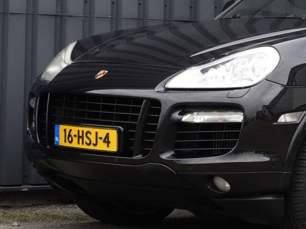 Porsche Cayenne 4.8 turbo 500pk | pano