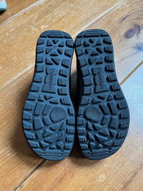 Zeer degelijke sportieve schoenen