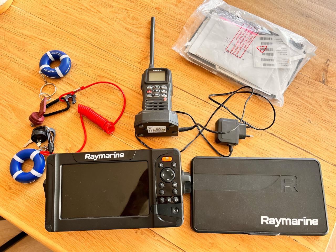 Complete en Zeer nette Jeanneau Visboot inclusief Kalf trailer!!