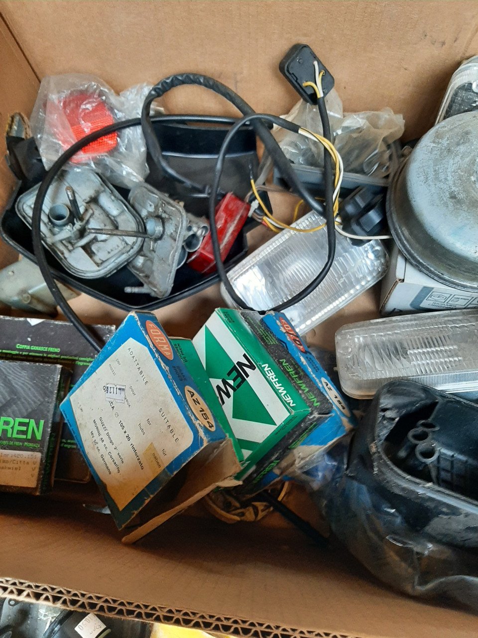 Diverse n.o.s vespa en andere brommer onderdelen