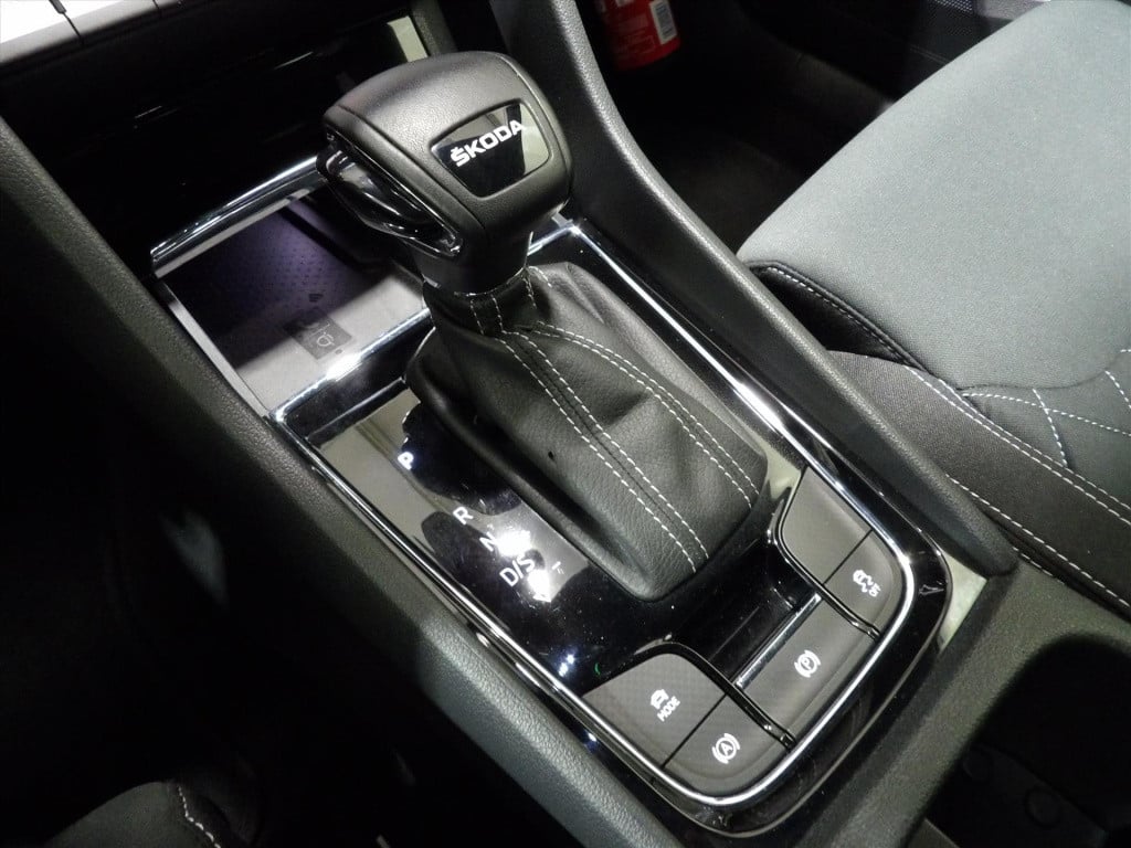 Skoda Karoq 1.5 tsi act greentech 150pk dsg-7 sportline business