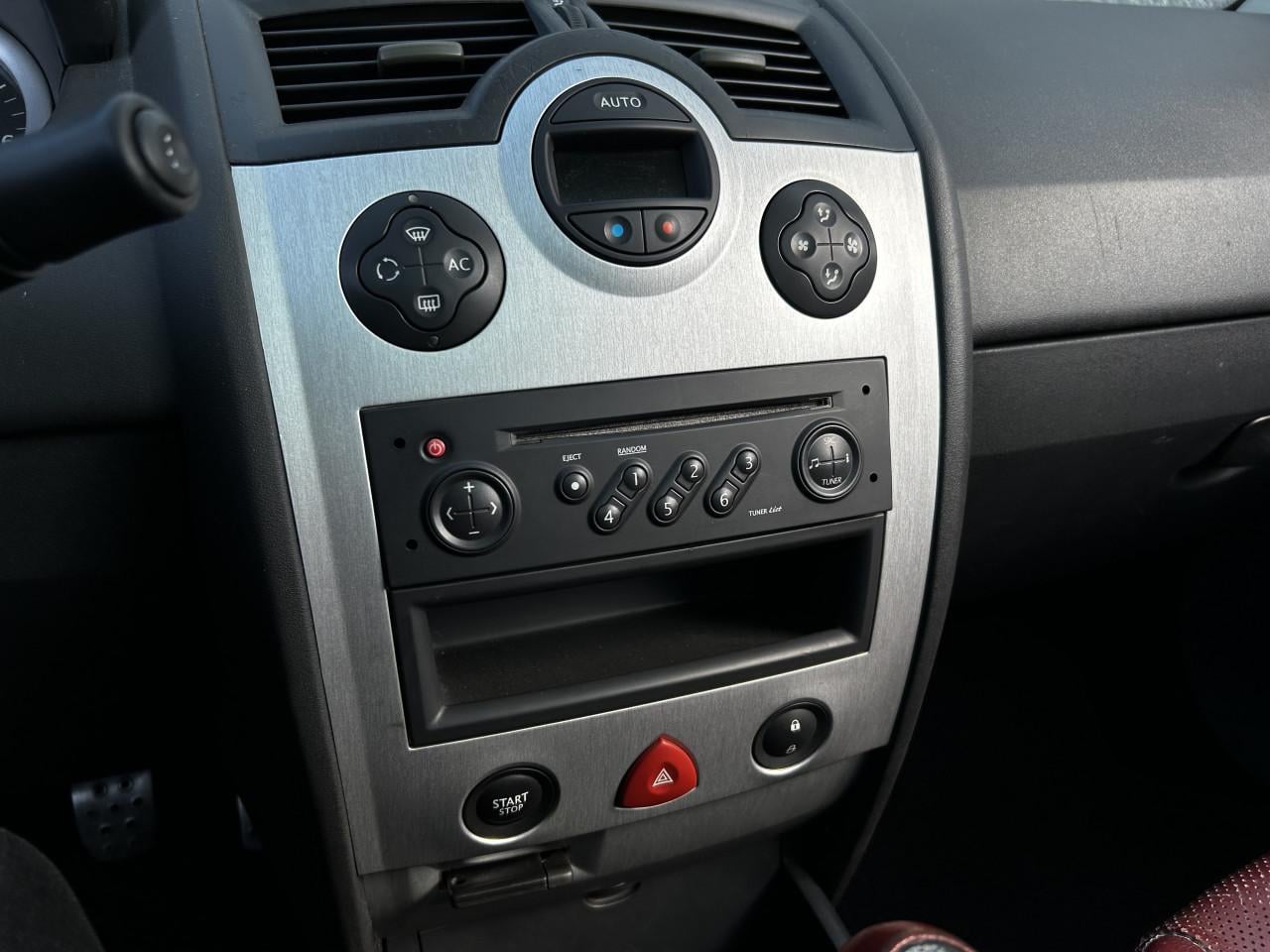 Renault Mégane Coupé-Cabriolet 2.0-16V Priv. Luxe/LEDER/APK