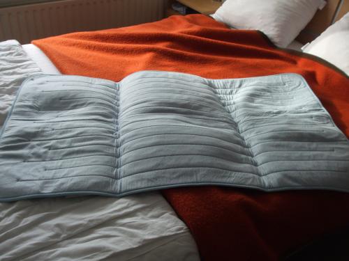 Te koop goede onderdeken.(z.g.a.n.).