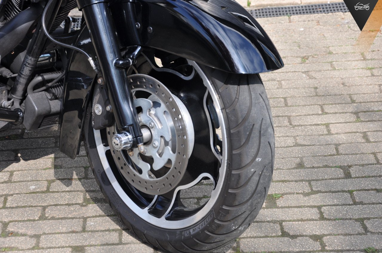 Harley-Davidson FLHX StreetGlide 103 Bagger