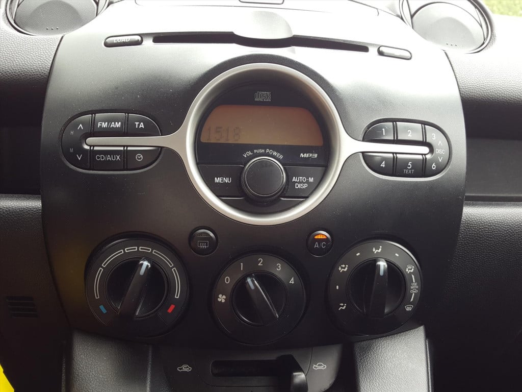 Mazda 2 1.3 63kw 5 drs ts | airco | climate control | radio | lm-velgen 15'