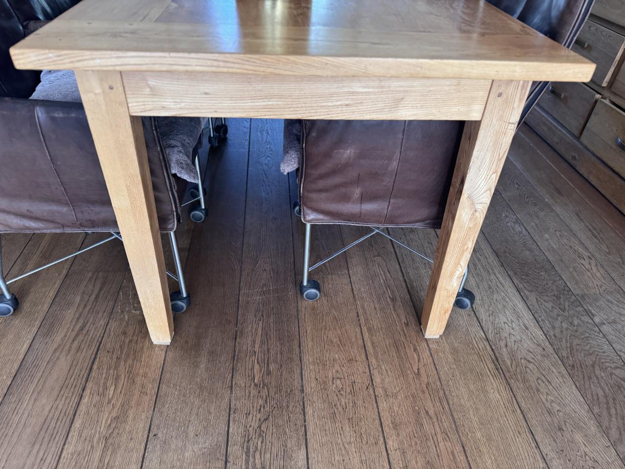 Grote massief eiken eettafel 210 × 90 cm met 2 ruime laden