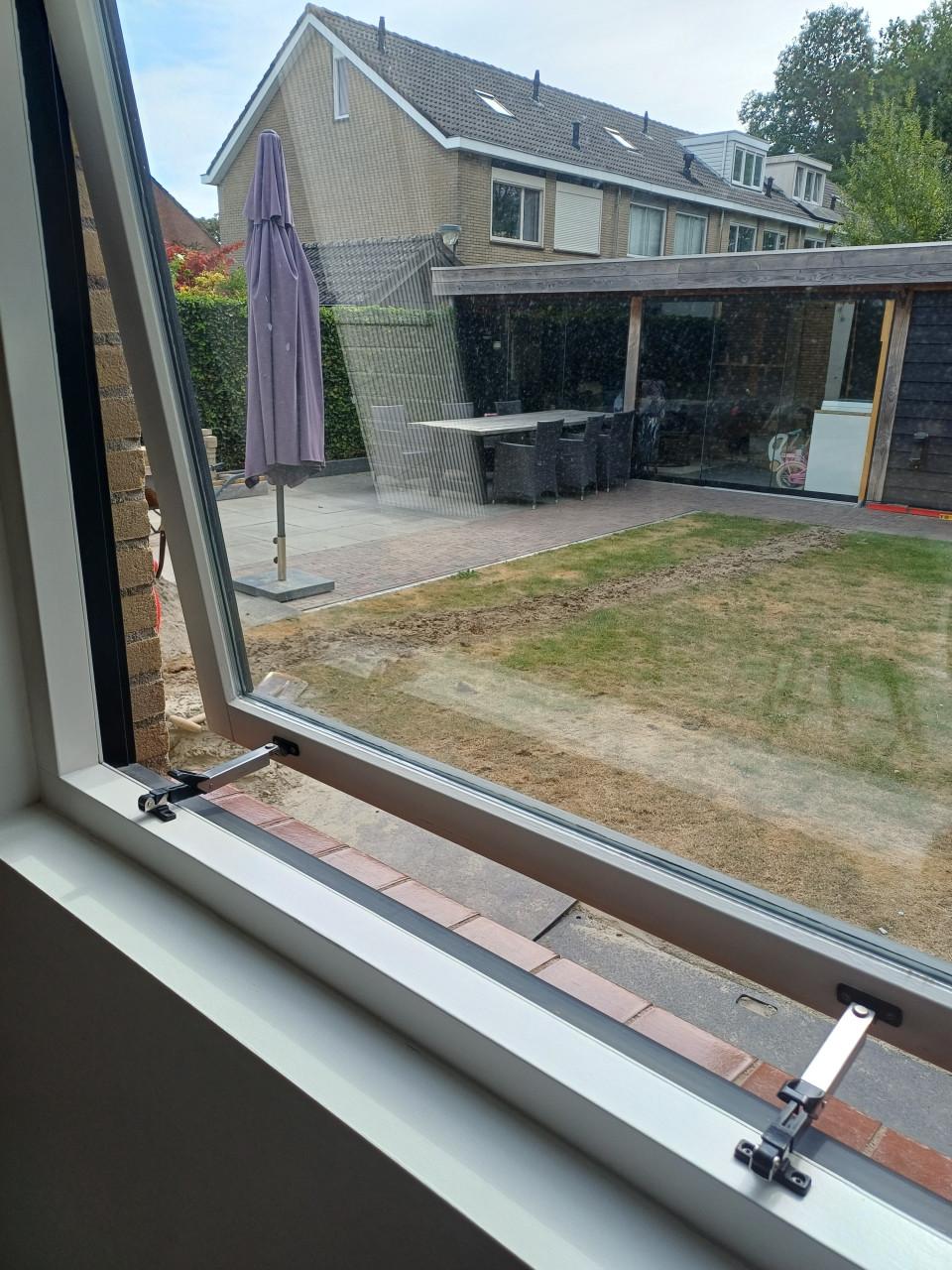 Raam met kozijn