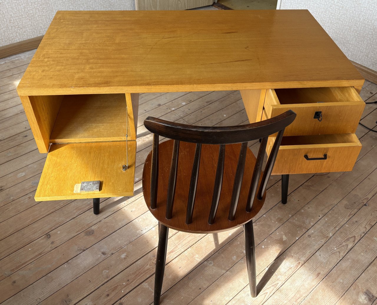Vintage bureautje jaren 70