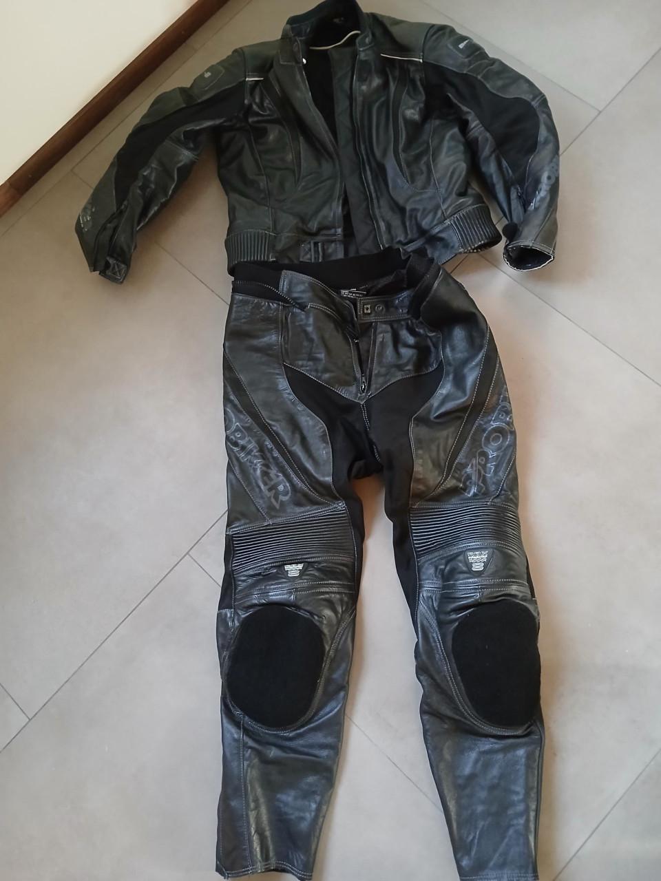 Leren damescombi compleet met helm en laarzen.