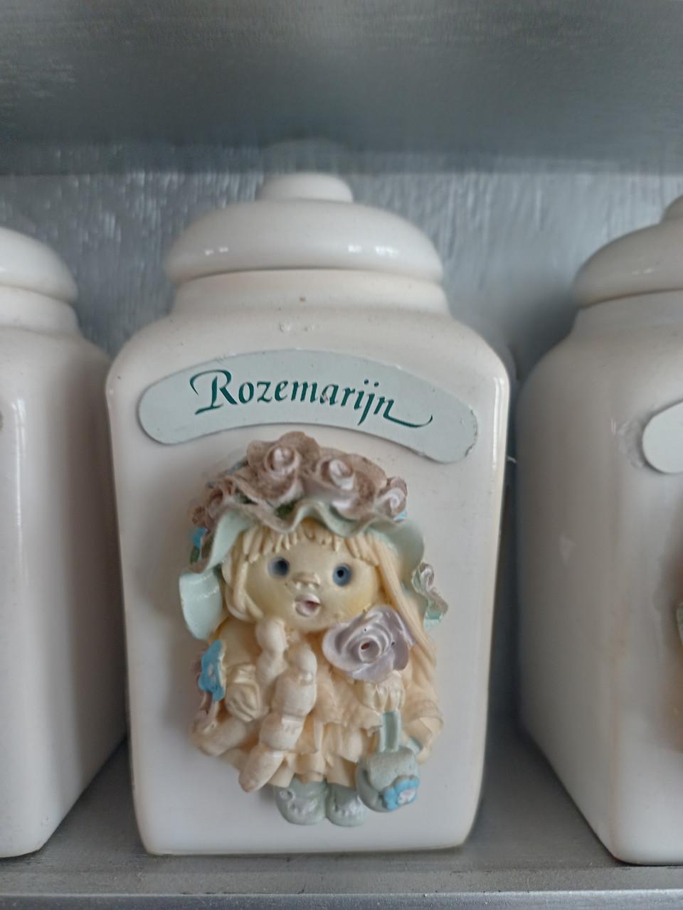 Uniek en nostalgisch kruidenrek