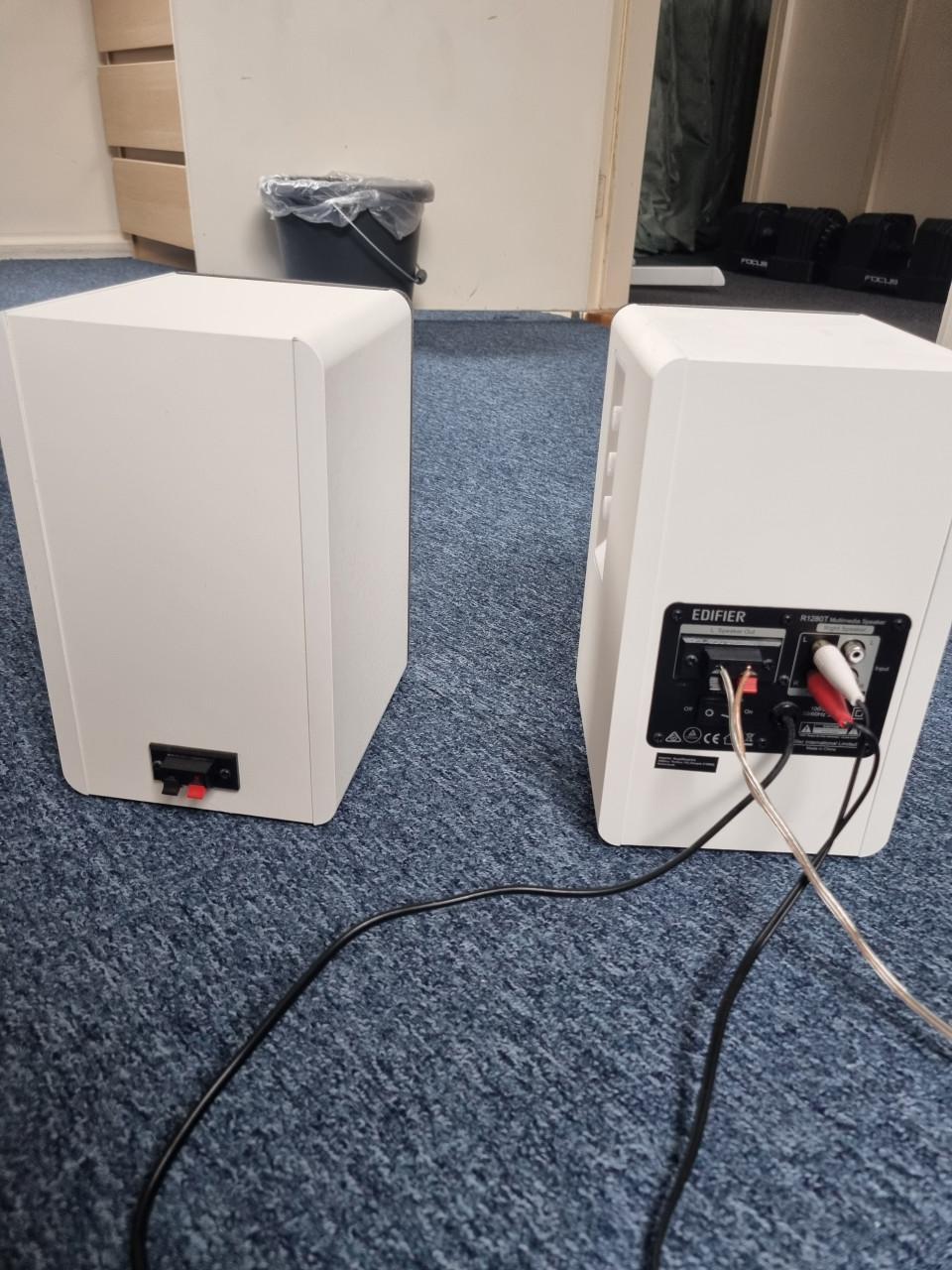 Computer speakers