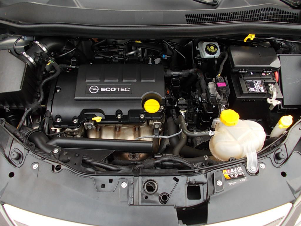 Opel Corsa 1.2 16v edition automaat airco 5-drs