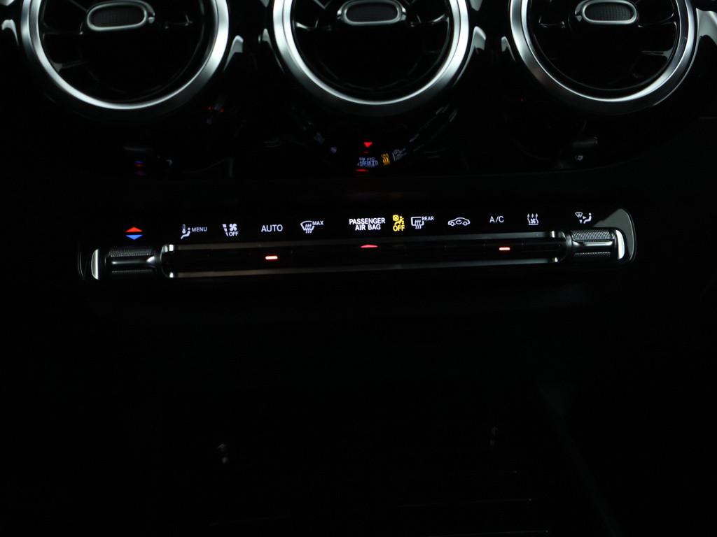 Mercedes-Benz Gla-klasse 250 e amg line | dodehoekdetector | nightpakket | 