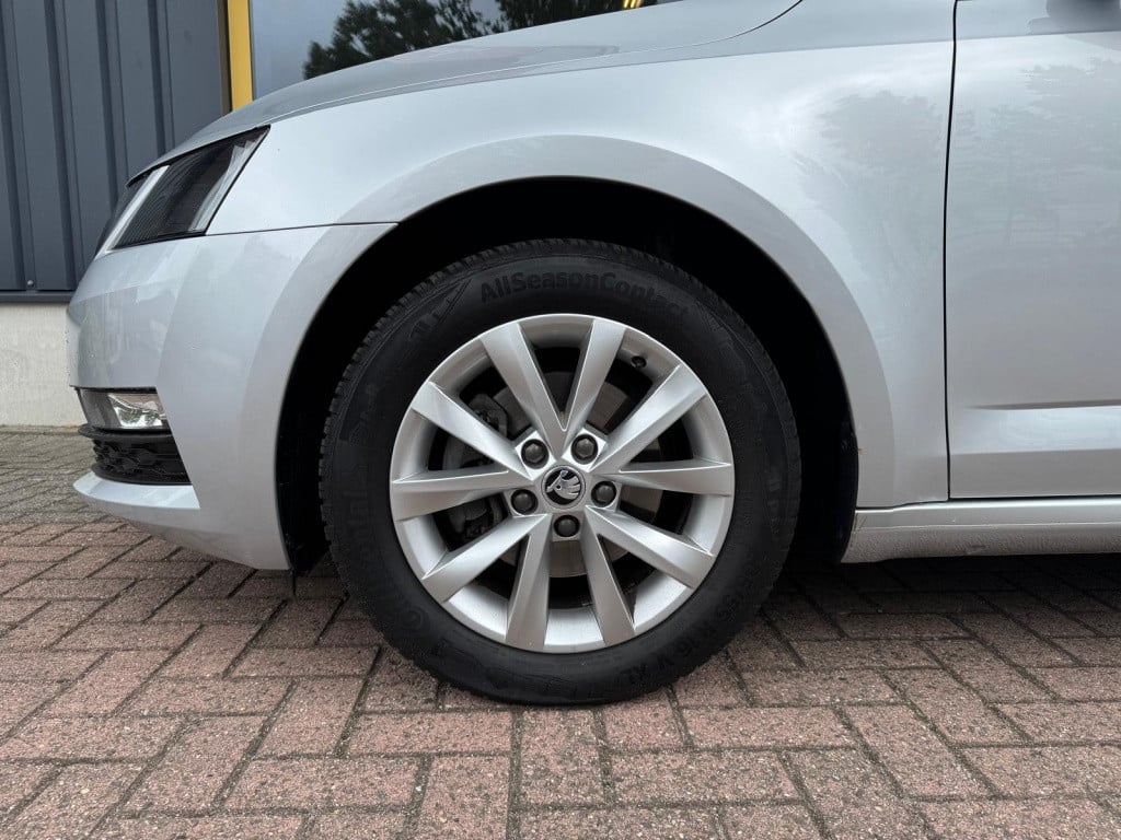 Skoda Octavia combi 1.0 tsi grt amb. bns