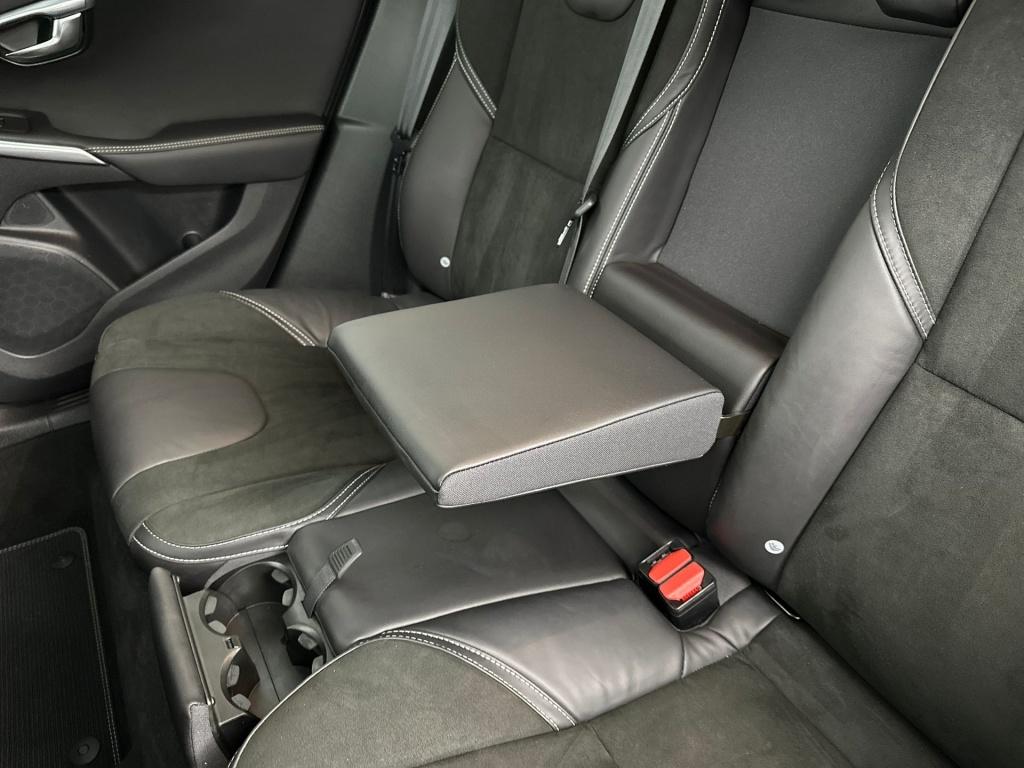 Volvo V40 t3 153pk aut6 polar+ sport| panodak| camera| h&k sound| trekhaak