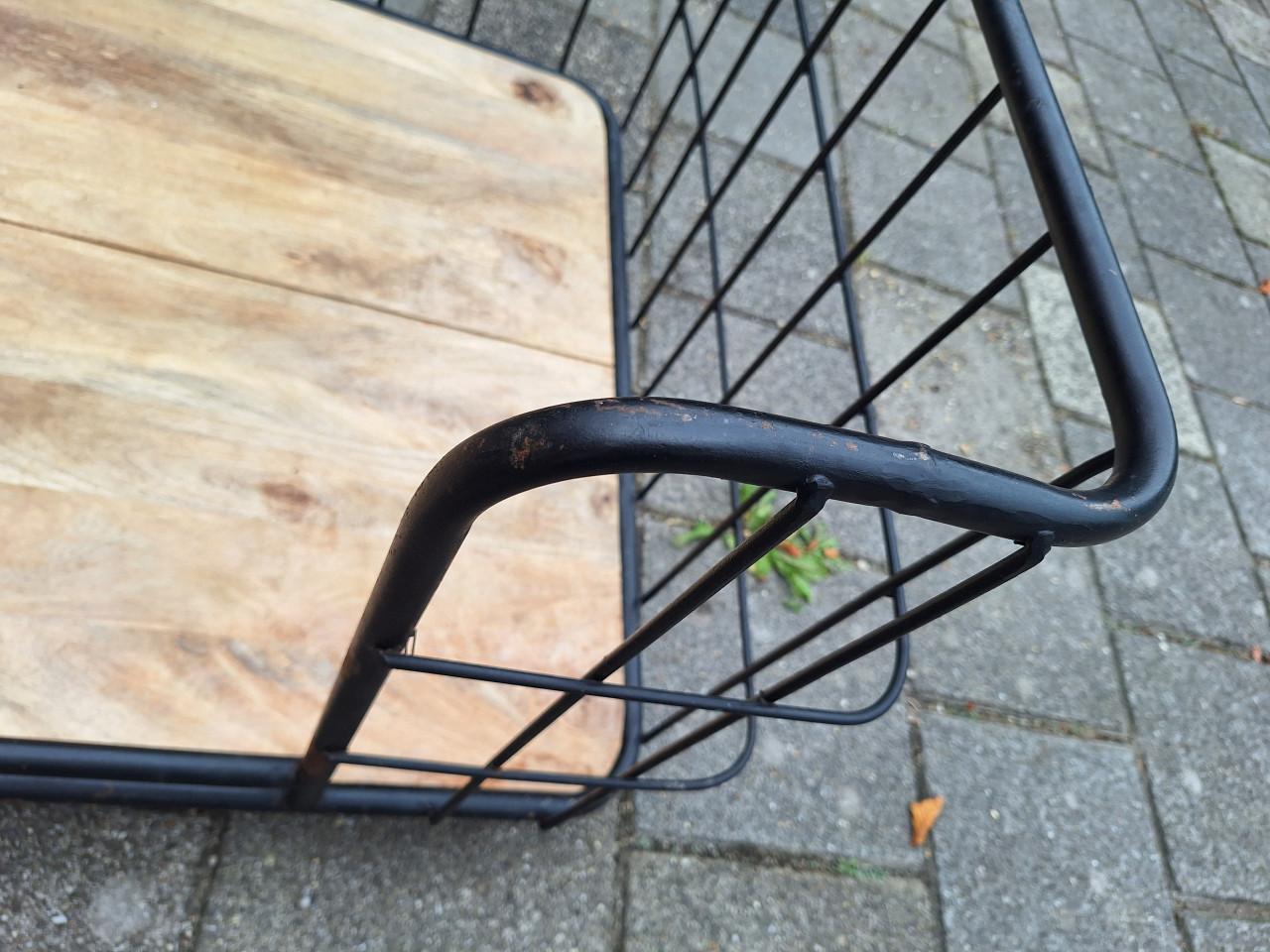 Grote hondenmand op wielen