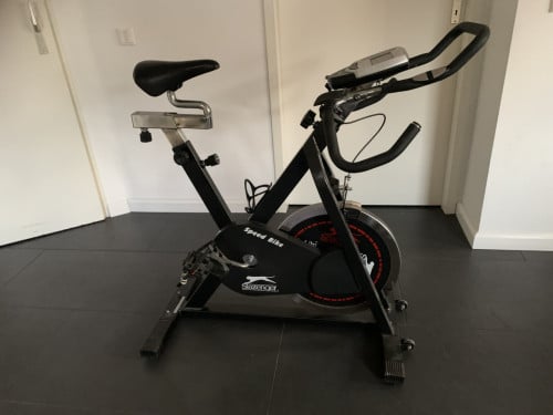 Spinningfiets. Honetrainer Slazenger