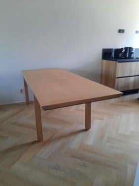 Te koop: Eiken eetkamertafel uitschuifbaar