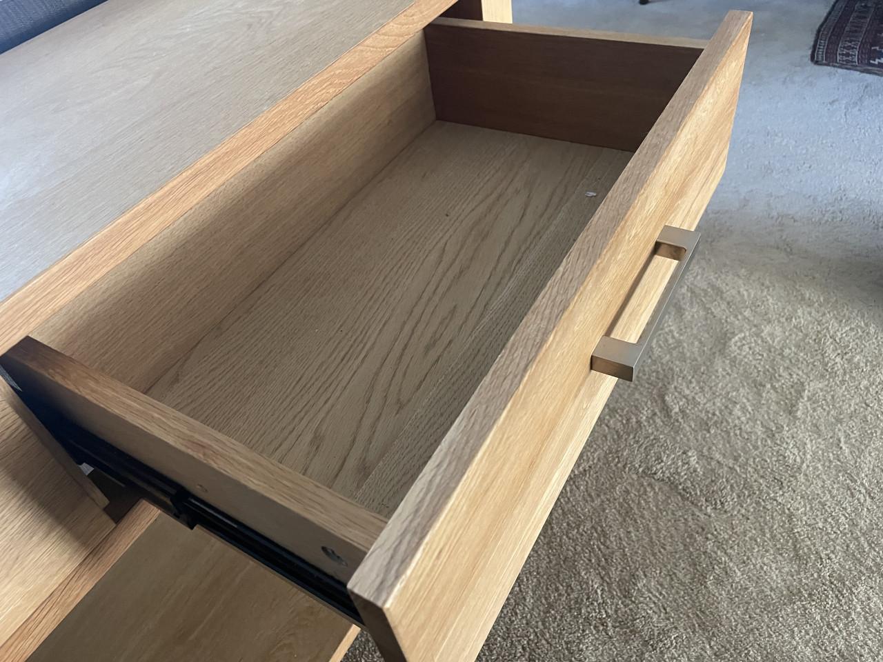 Sidetable, massive hout