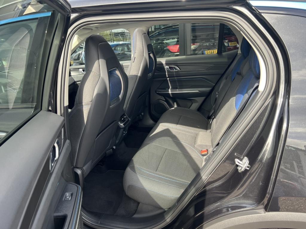 Lynk & Co 01 1.5 261pk phev 7dcth , panodak , trekhaak , carplay ,adaptive 