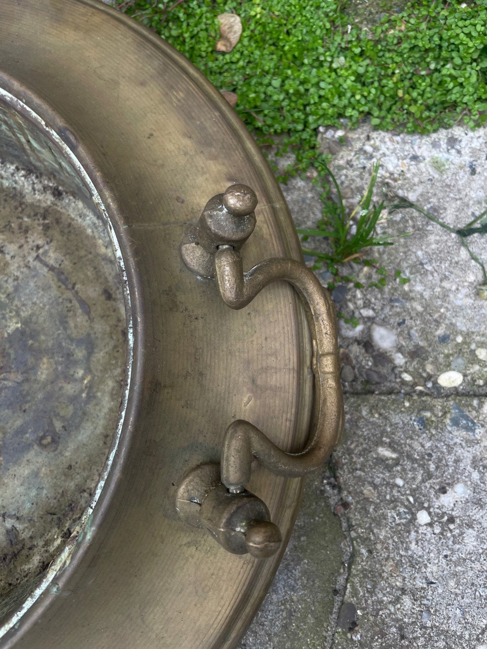 Oude vuurpot van messing