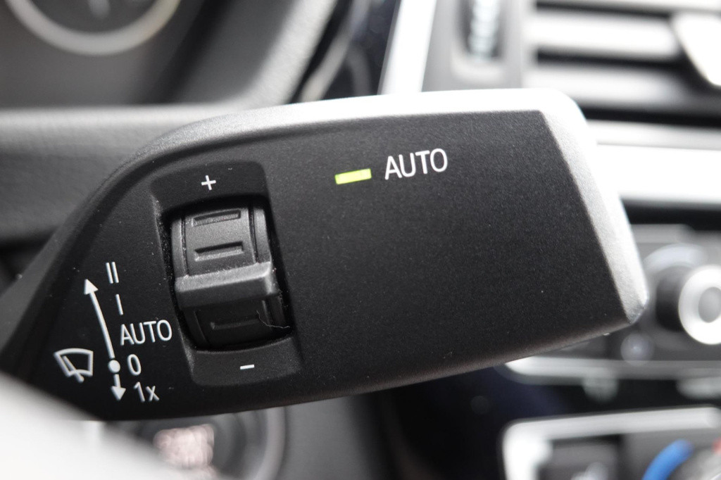 BMW 3-serie 320i executive