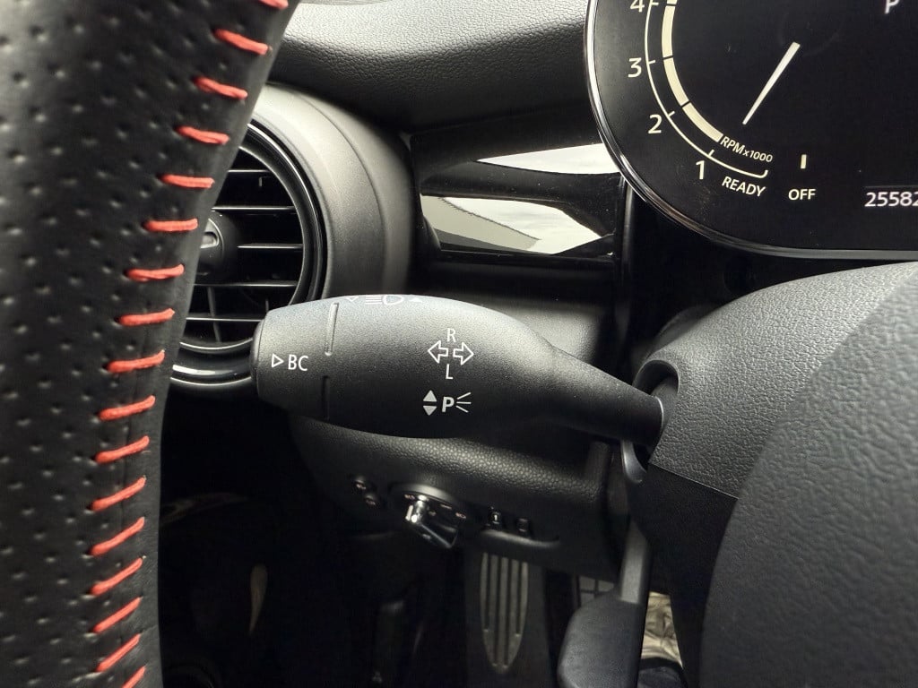 Mini Cooper mini 2.0 // serious business pack // nieuwstaat // 5 deurs /