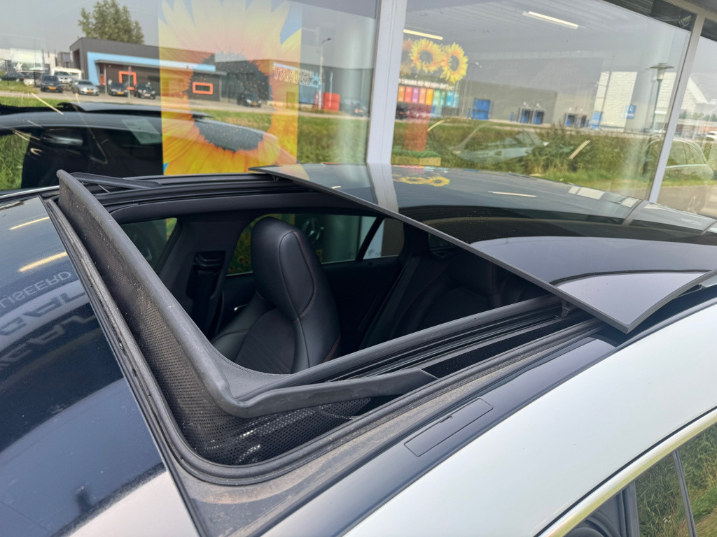 Mercedes-Benz Cla shooting brake 180 amg automaat , panoramadak , achteruit