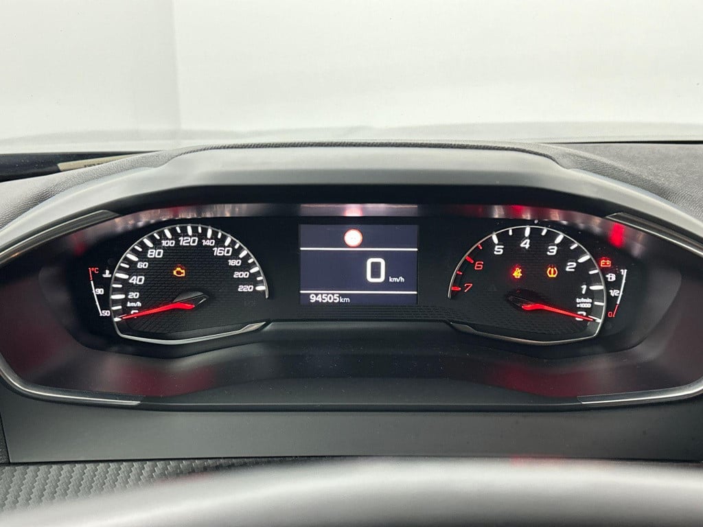 Peugeot 2008 1.2 puretech blue lease active | camera | navigatie | applecar