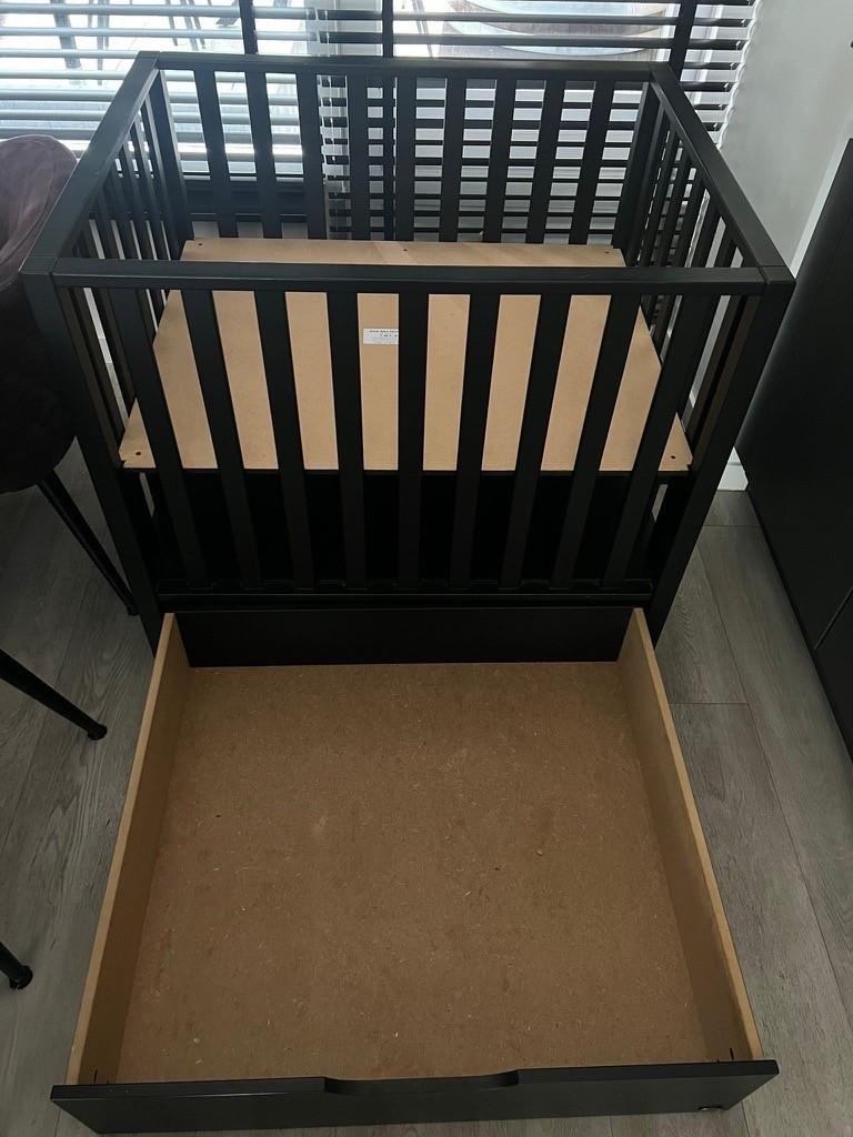 Zwarte TWF kinderbox met lade
