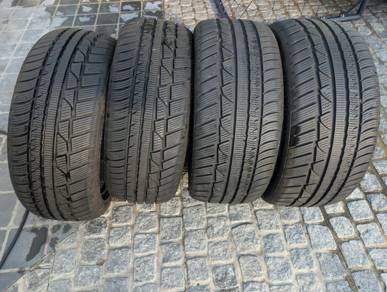 Winterbandenset 225/45R17 + 205/50R17