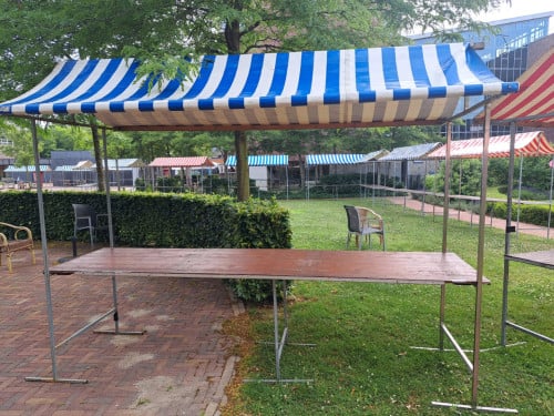 Vandaag: zomermarkt. Nieuw en 2de hands