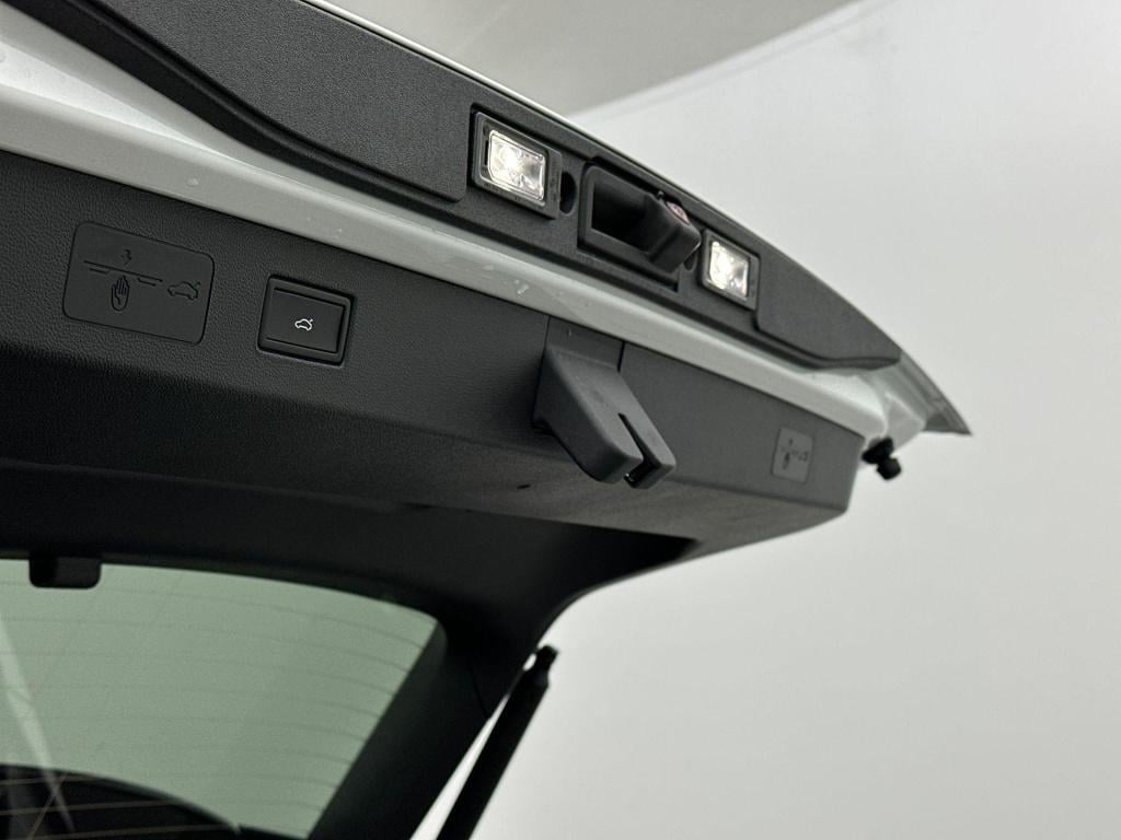 Volkswagen T-roc r-line first edition 1.5 etsi 110 kw / 150 pk suv