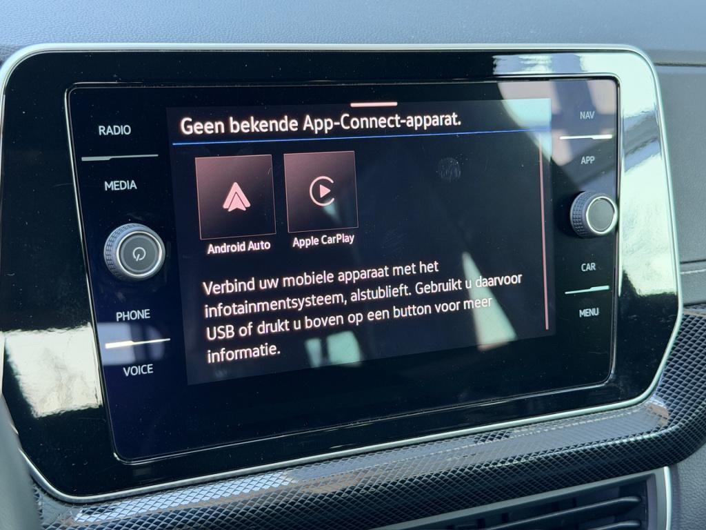 Volkswagen T-cross 1.5 tsi 150pk dsg r-line | camera | trekhaak | navi | iq