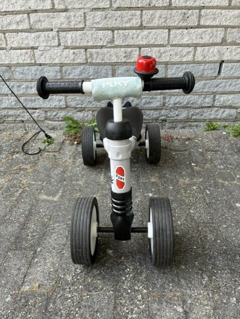 Puky Wutsch loopfiets met mandje lichtgrijs/lichtblauw